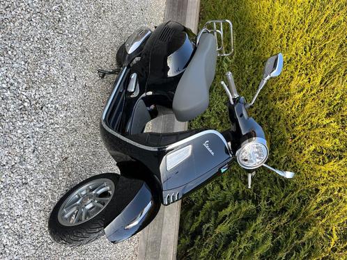 Vespa GTS 300cc, Fietsen en Brommers, Scooters | Vespa, Nieuw, Benzine, Ophalen