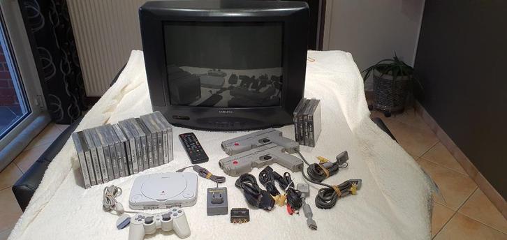 Playstation 1 RETRO GAMING-set, Games en Spelcomputers, Spelcomputers | Sony PlayStation 1, Zo goed als nieuw, Met 3 controllers of meer