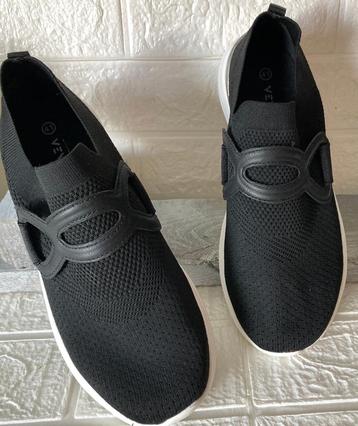 Venus -sneakers zwart - licht gewicht -maat 41-hèèl goed beschikbaar voor biedingen