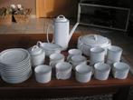 Prachtig koffieservies wit porselein Berry France., Ophalen, Zo goed als nieuw, Porselein, Compleet servies