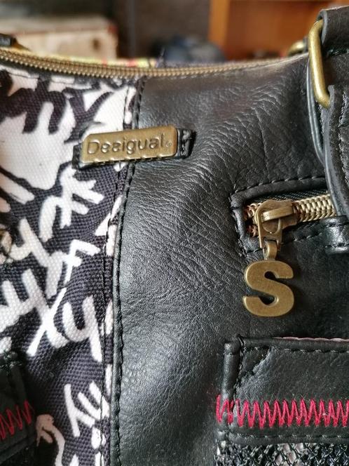 Sac à main DESIGUAL, Bijoux, Sacs & Beauté, Sacs | Sacs Femme, Utilisé, Sac à main, Noir, Enlèvement ou Envoi