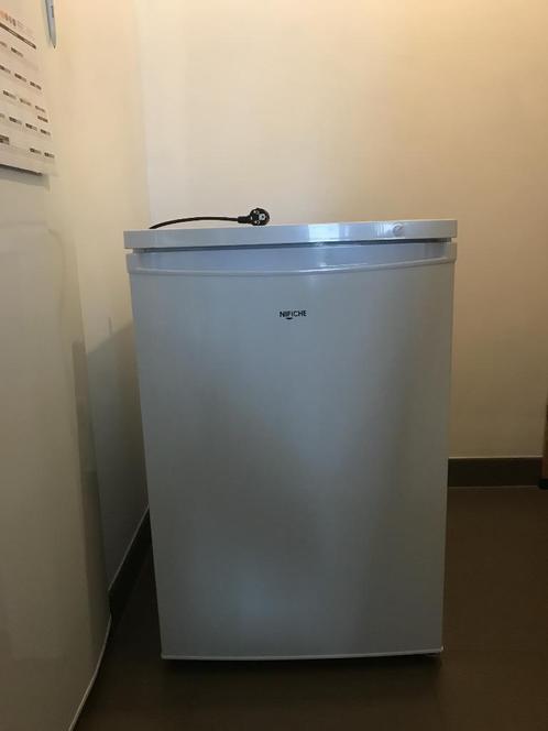 Diepvriezer, Elektronische apparatuur, Vriezers en Diepvrieskisten, Zo goed als nieuw, Vrijstaand, Vrieskast, Minder dan 85 cm