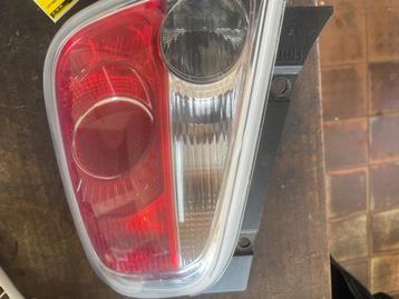 Achterlicht rechts van een Fiat 500 beschikbaar voor biedingen