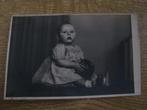 Vintage portret foto kind baby, Comme neuf, Photo, Enfant, 1940 à 1960