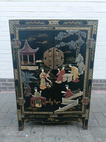 chinese kast beschikbaar voor biedingen