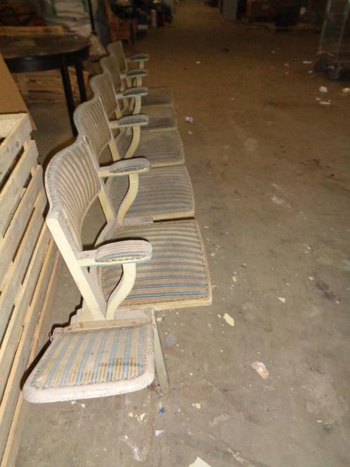Oude theaterbank, Antiek en Kunst, Antiek | Meubels | Stoelen en Sofa's, Ophalen