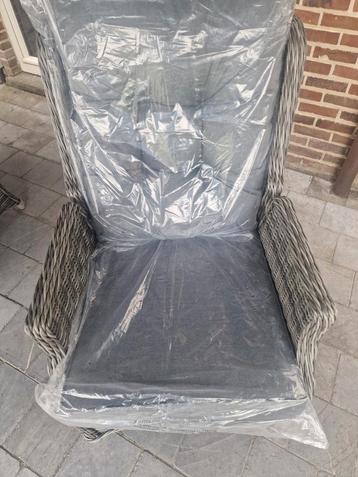 Tuinstoelkussens beschikbaar voor biedingen