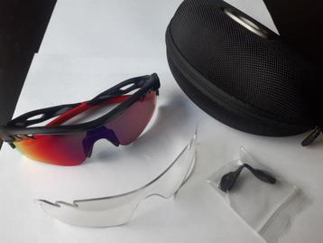 OAKLEY Radarlock zonnebril beschikbaar voor biedingen