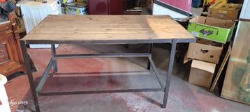 Table ou établi industriel/loft dans son jus d'origine beschikbaar voor biedingen
