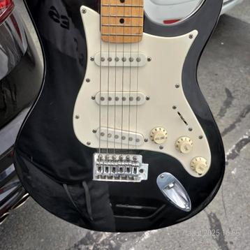 Guitare électrique Berhinger beschikbaar voor biedingen