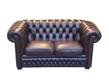 Chesterfield 2-zitsbank in leer beschikbaar voor biedingen