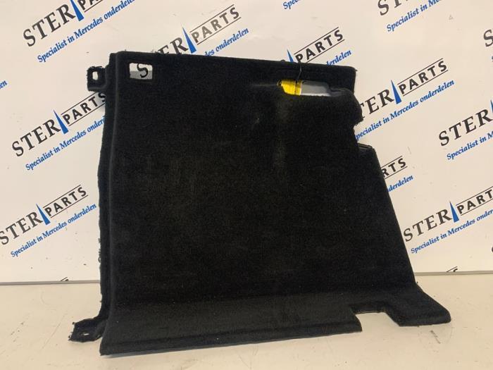 Bekleding bagageruimte van een Mercedes E-Klasse, Auto-onderdelen, Interieur en Bekleding, Mercedes-Benz, Gebruikt, 3 maanden garantie