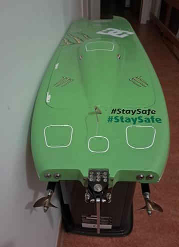 Mystic MHZ - RC Offshore Catamaran Polyester beschikbaar voor biedingen