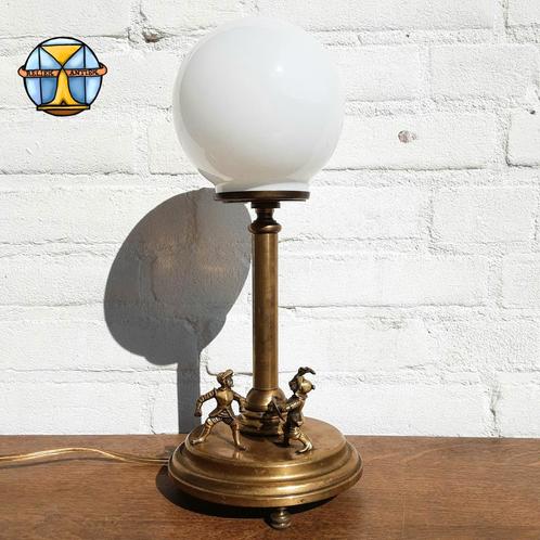 Lampe de table unique avec 2 chevaliers combattants, lampe m, Maison & Meubles, Lampes | Lampes de table, Comme neuf, Enlèvement ou Envoi