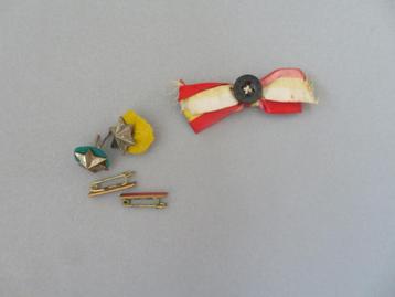 lotje allerlei insignes speldjes Scouting  beschikbaar voor biedingen
