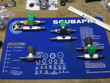 Opruiming! Manifold with Isolator te koop - Ecocheques, Watersport en Boten, Duiken, Ophalen of Verzenden, Nieuw, Duikfles