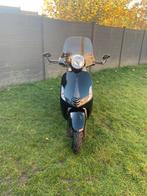 Gts toscana 50cc . 4takt. Goed onderhouden., Fietsen en Brommers, Ophalen, Zo goed als nieuw