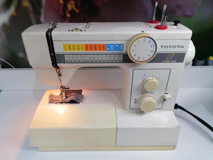 naaimachine toyota 2600EL, Hobby en Vrije tijd, Naaimachines en Toebehoren, Gebruikt, Naaimachine, Overige merken, Ophalen