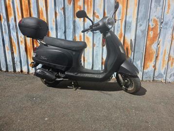 Topdeal klasse B scooter met topkoffer en michelin banden. beschikbaar voor biedingen