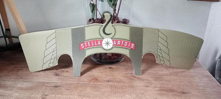Brasserie bierhoed Stella Artois karton #1, Verzamelen, Biermerken, Zo goed als nieuw, Reclamebord, Plaat of Schild, Stella Artois