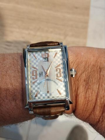 Montre Quartz . beschikbaar voor biedingen