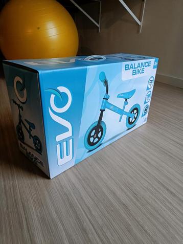 Kinderfiets nieuw in doos beschikbaar voor biedingen