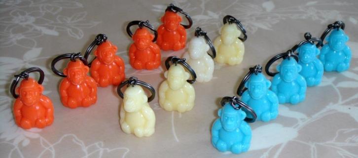 Porte-clés mini (3 cm) singe KIPLING en plastique dur neuf, Collections, Porte-clés, Neuf, Peluche ou Figurine, Enlèvement ou Envoi