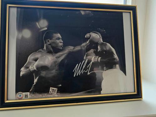 Mike Tyson gesigneerde foto met COA, Antiek en Kunst, Kunst | Tekeningen en Fotografie, Ophalen of Verzenden