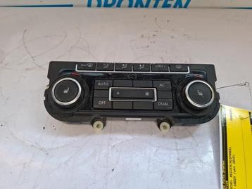 Kachel Bedieningspaneel van een Volkswagen Caddy beschikbaar voor biedingen