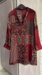 Nieuwe oversized bordeauxrode jurk met print van Zara L, Kleding | Dames, Jurken, Ophalen of Verzenden, Nieuw, Overige kleuren
