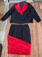 Dames tenue Rood/Zwart met hoedje, Ophalen, Maat 42/44 (L), Cocktailjurk, Zo goed als nieuw