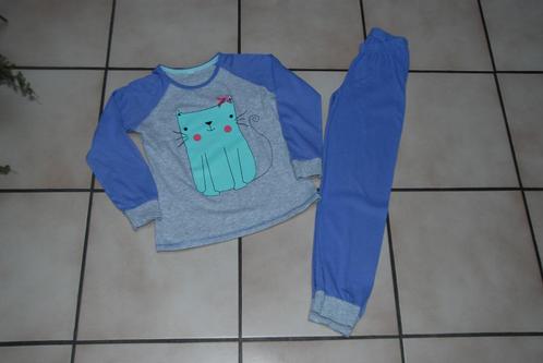 Pyjama en coton mauve et gris avec chat vert T122/128 ou 7/8, Enfants & Bébés, Vêtements enfant | Taille 128, Comme neuf, Fille