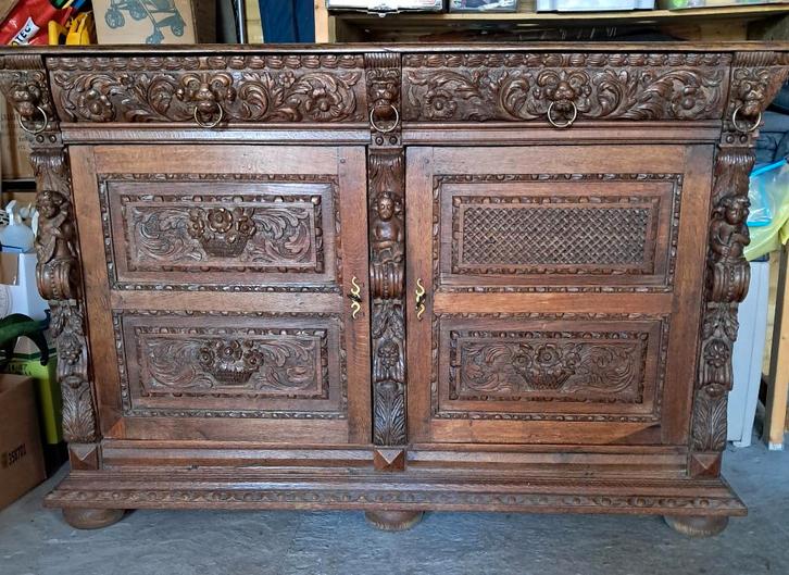 Zeldzaam „leeuwenkop” buffet, Huis en Inrichting, Kasten | Buffetkasten, Gebruikt, Eikenhout, Ophalen of Verzenden