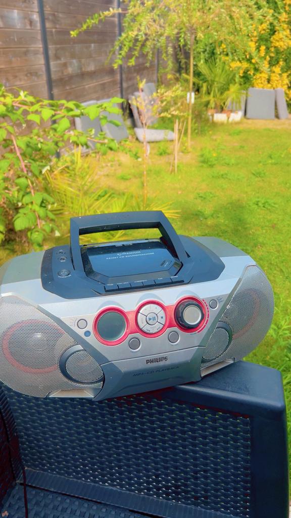 Radio, Enlèvement, Comme neuf