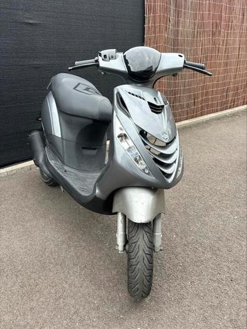 Zip 172cc stage 2 met papieren moet weg beschikbaar voor biedingen