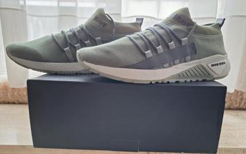 Magnifiques baskets de marque Diesel. Pointure 45, Diesel, Autres couleurs, Comme neuf, Baskets