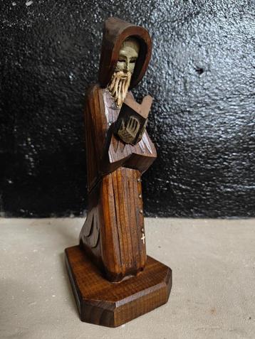 Handgesneden houten biddende monnik + boek, religieus beeld beschikbaar voor biedingen