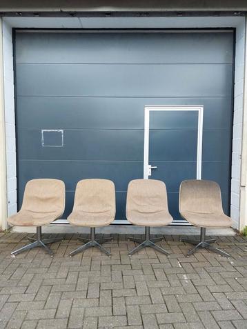 4 stoelen van Randall Buck voor Steelcase Strafor