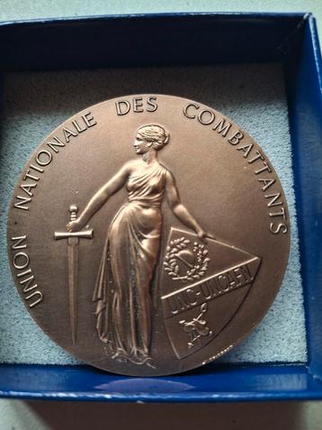 Medaille  beschikbaar voor biedingen