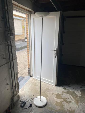 Staande lamp met dimmer kleur wit 10€, Enlèvement