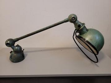oude industriële lamp Jielde 1 arm beschikbaar voor biedingen