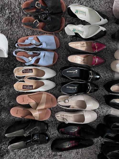 Lot 25 paires de chaussures cuir P. 35, Vêtements | Femmes, Chaussures, Comme neuf, Enlèvement ou Envoi