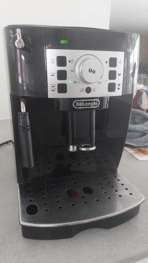 La machine à café  De Longhi MAGNIFICA S, Electroménager, Cafetières, Comme neuf, Café moulu, Café en grains, Cafetière, 10 tasses ou plus