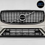 VOLVO XC60 II LIFT VOORBUMPER COMPLEET – KLEURCODE 735, Gebruikt, Volvo, Bumper, Verzenden