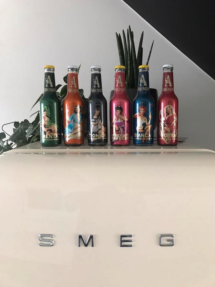 Abbondio pin up flesjes, Huis en Inrichting, Woonaccessoires | Overige, Zo goed als nieuw, Ophalen of Verzenden