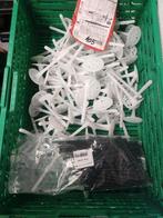 Lot de 105 chevilles et clous isolation 10x140, Enlèvement ou Envoi, Comme neuf