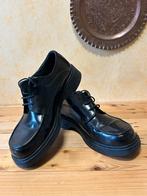 Chaussures Derby Montega Noires – Taille 43, Vêtements | Femmes, Chaussures, Autre, Enlèvement ou Envoi, Comme neuf, Chaussures basses