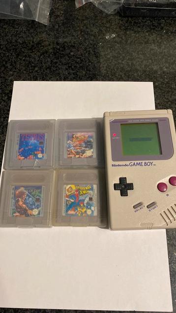 Gameboy met spellen beschikbaar voor biedingen