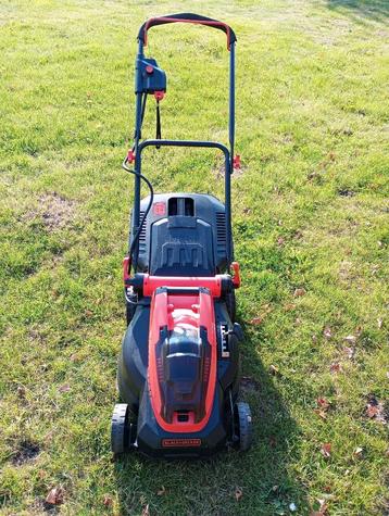 Grasmaaier Black & Decker elektrisch, Tuin en Terras, Grasmaaiers, Ophalen, Cirkelmaaier, Accu-grasmaaier, Zo goed als nieuw