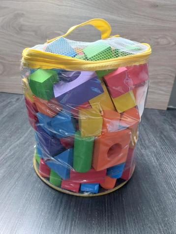 Schuimrubberen bouwstenen voor kleuters/peuters beschikbaar voor biedingen
